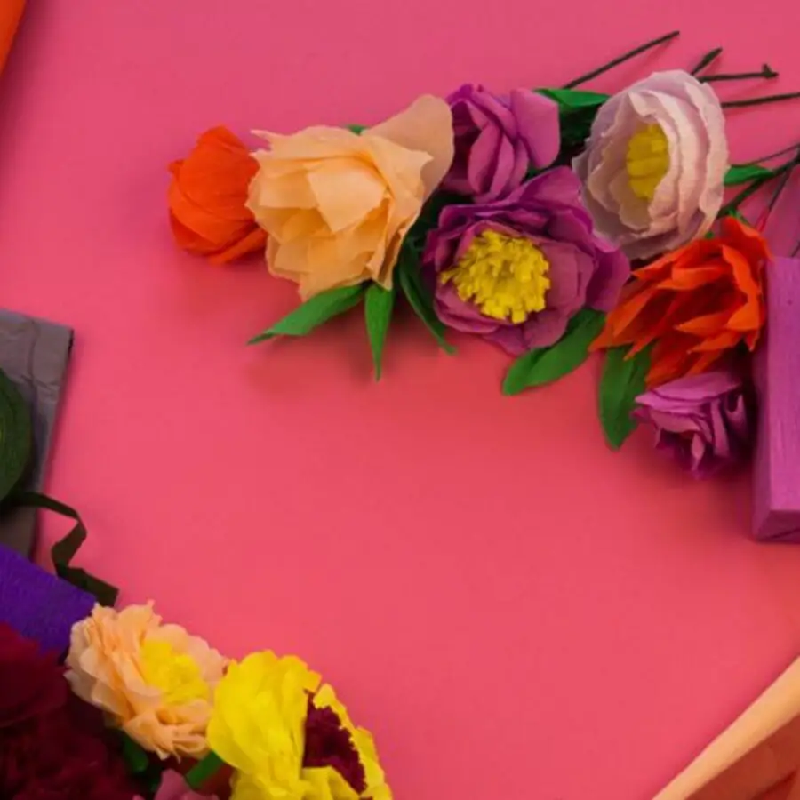how-to-make-easy-flowers-from-crepe-paper-2