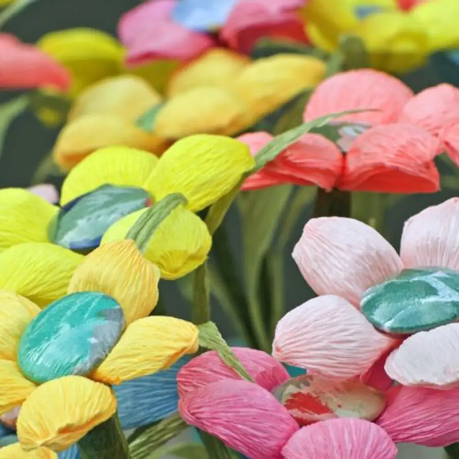 how-to-make-easy-flowers-from-crepe-paper